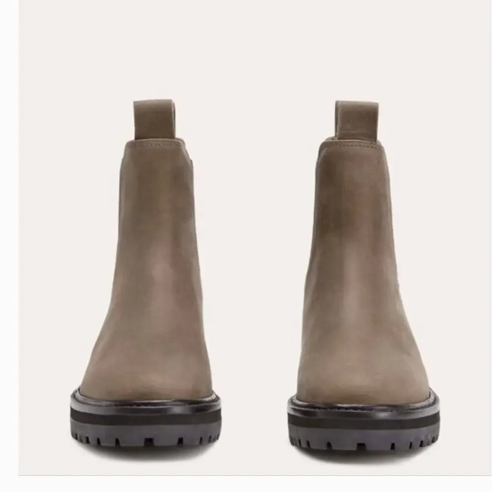 Everlane Lug Sole Chelsea Boots 8.5 Brown NWOT Ankle Booties 90s Y2K Combat
